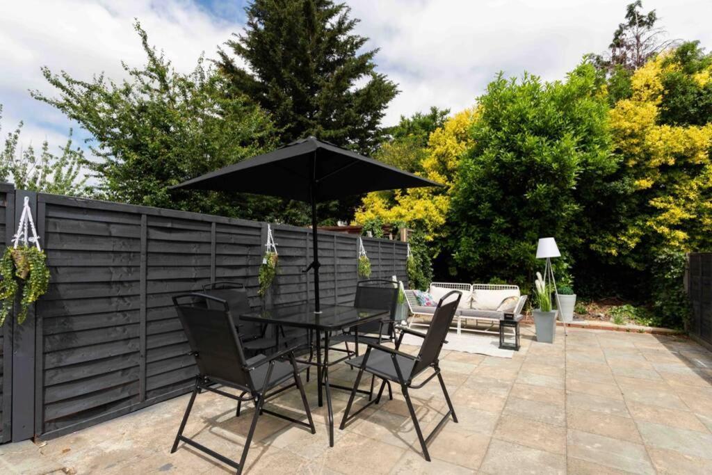 Contemporary 3 Bed House With Spacious Garden Close To Stratford Vakantiehuis