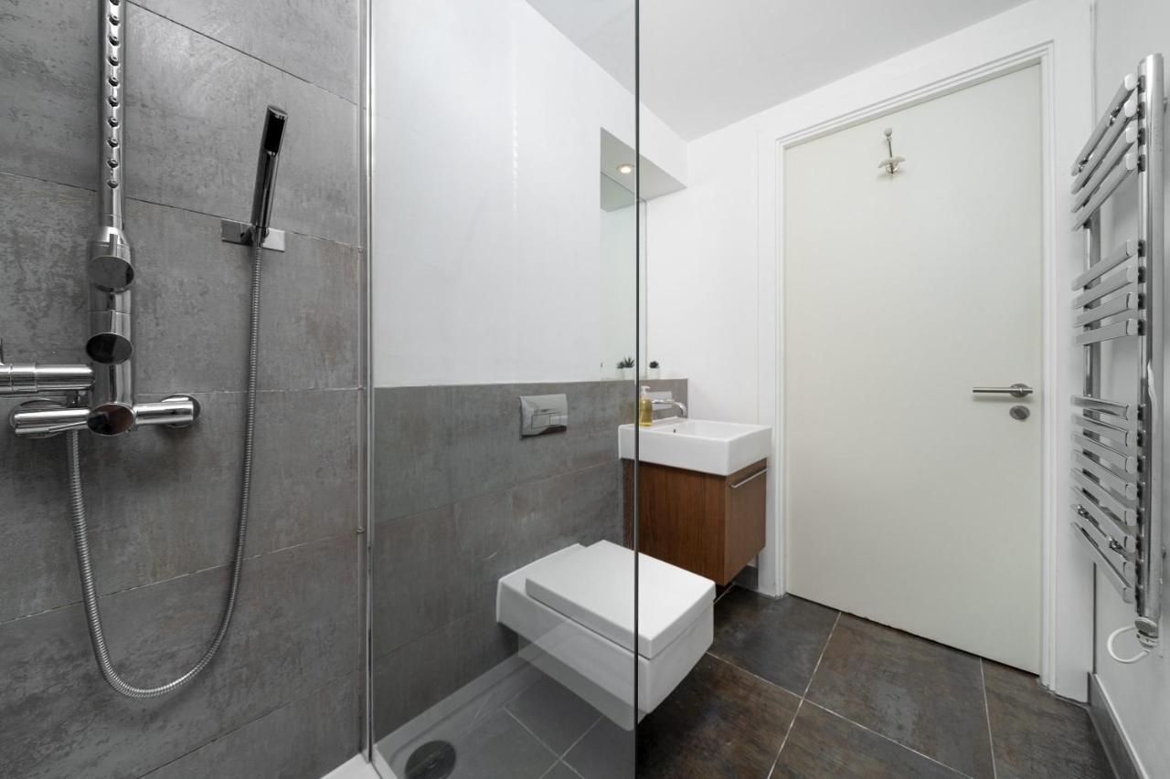 Duplex 2 Bedr, 3 Beds, 2,5 Bath Trafalgar Square Apartment *