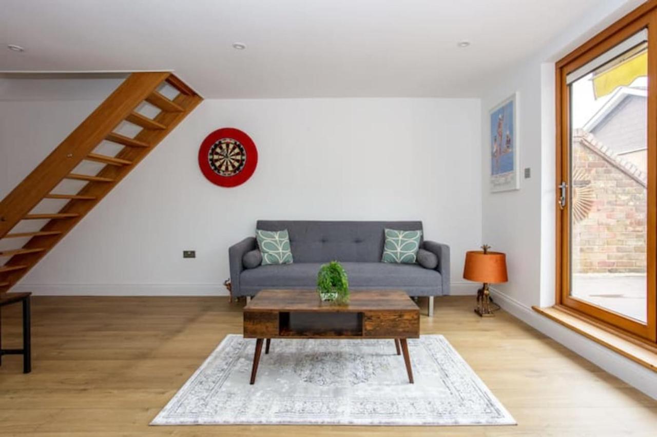 Apartment Spacious 3 Bedroom With Large Balcony