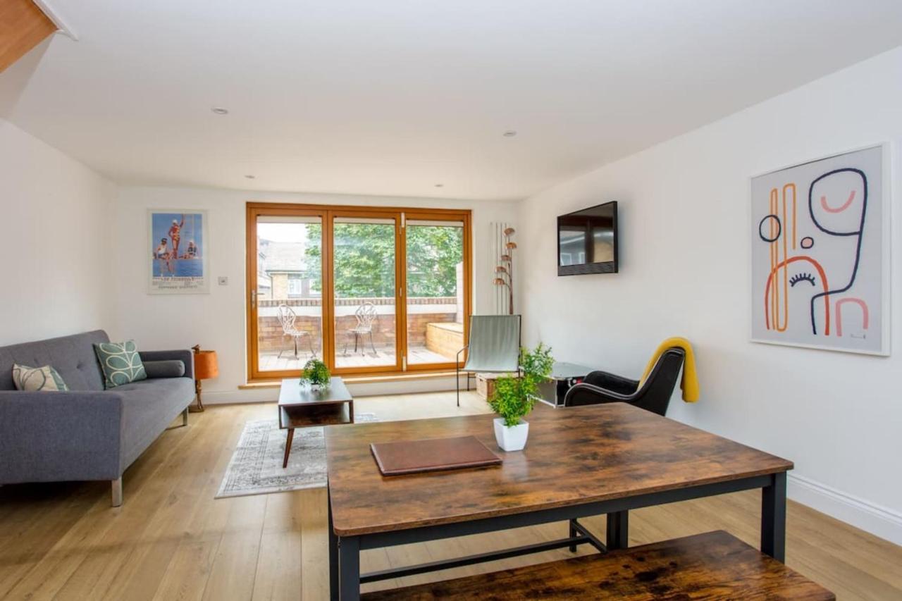 Apartment Spacious 3 Bedroom With Large Balcony