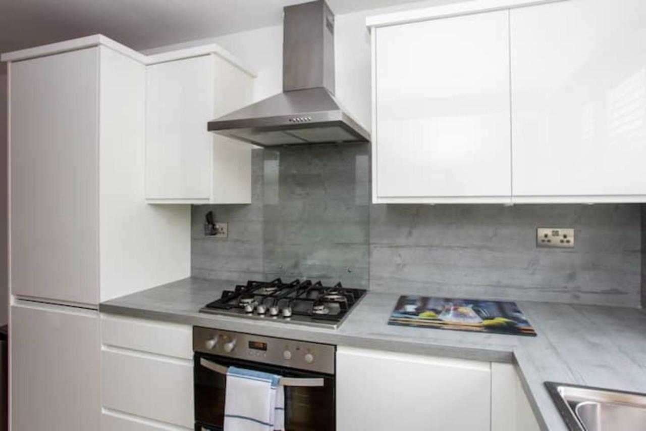 Spacious 3 Bedroom With Large Balcony Apartment *