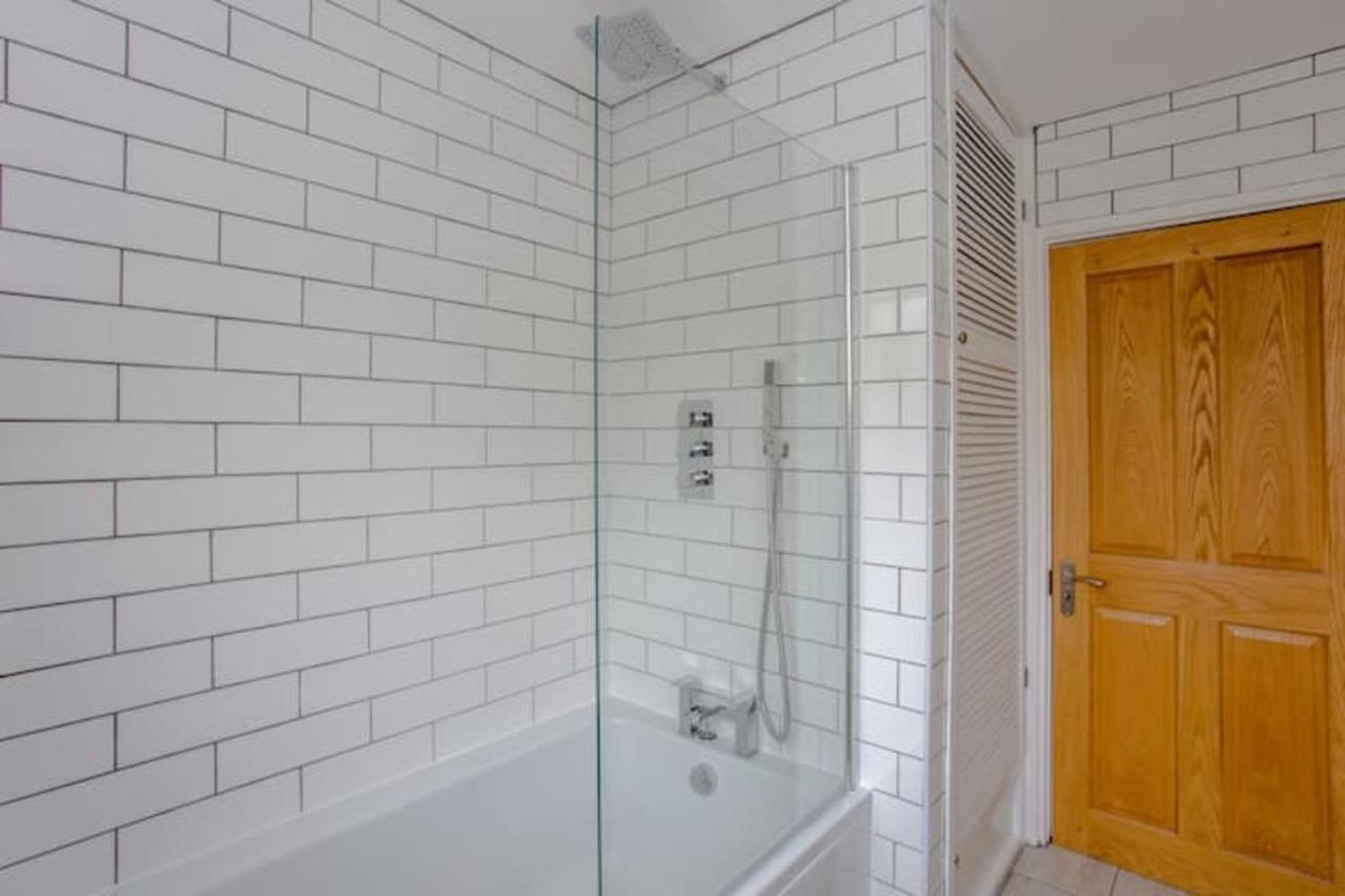 Spacious 3 Bedroom With Large Balcony *