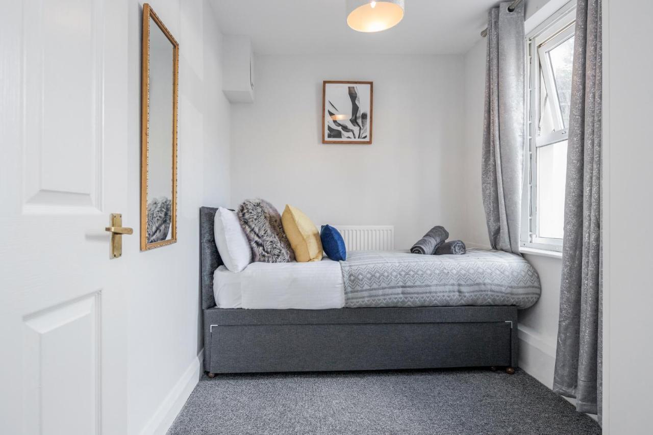 Stunning 2-bed Apt - Free Parking - Camden - - Zoo - Shop - Events Apartment