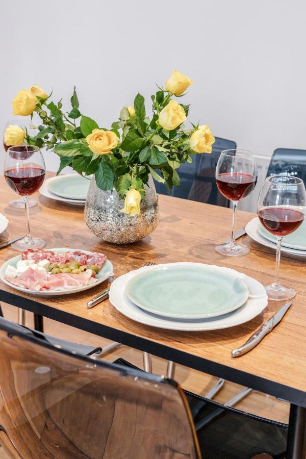 Stunning 2-bed Apt - Free Parking - Camden - - Zoo - Shop - Events Apartment London