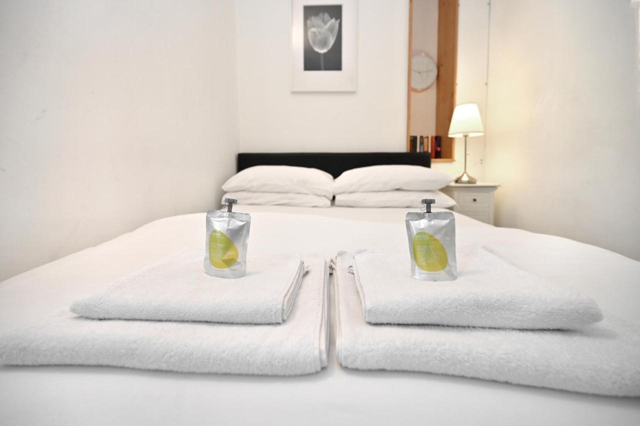 - Great Portland St, Regents Pk, Euston London