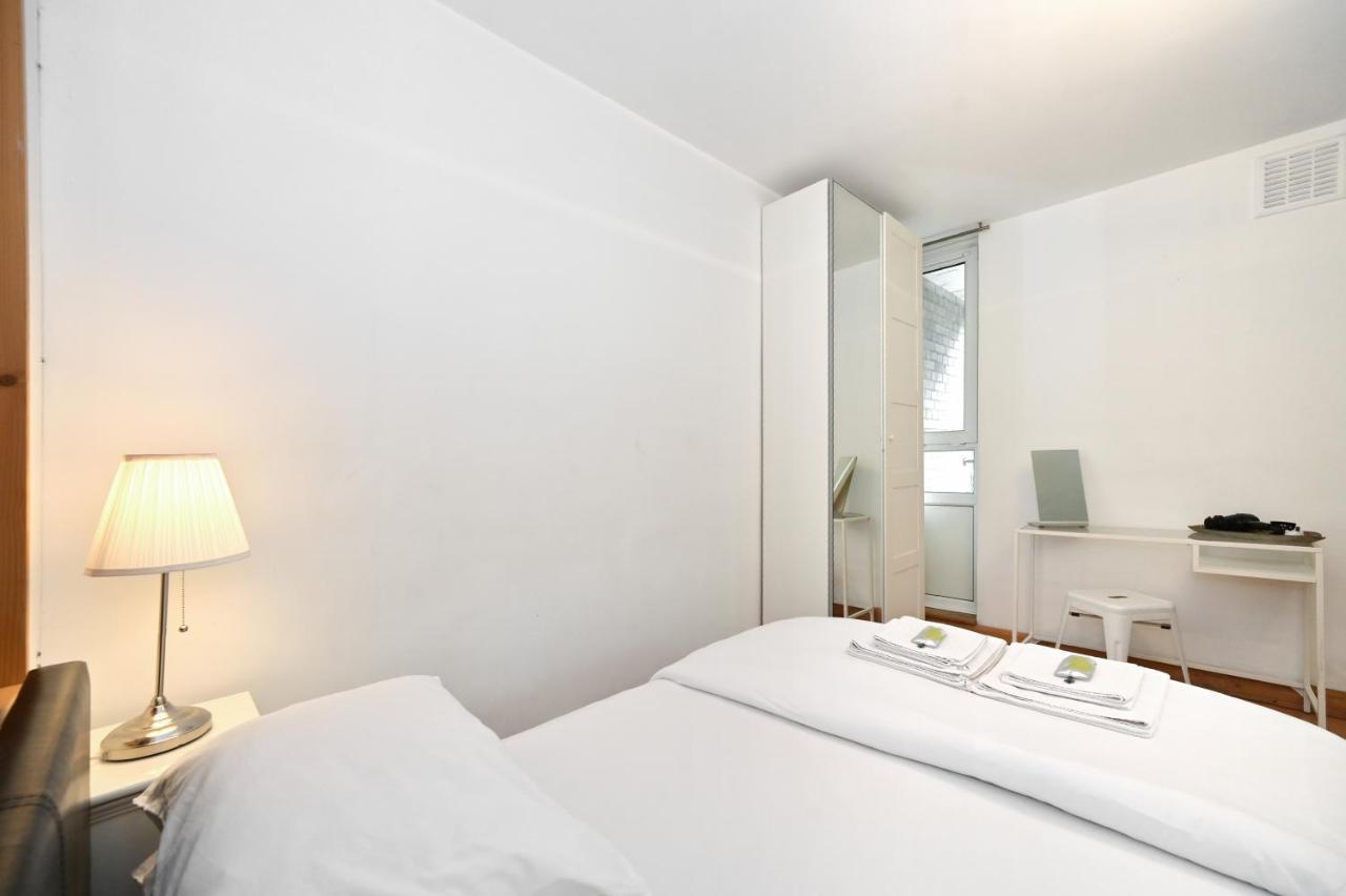 - Great Portland St, Regents Pk, Euston * London