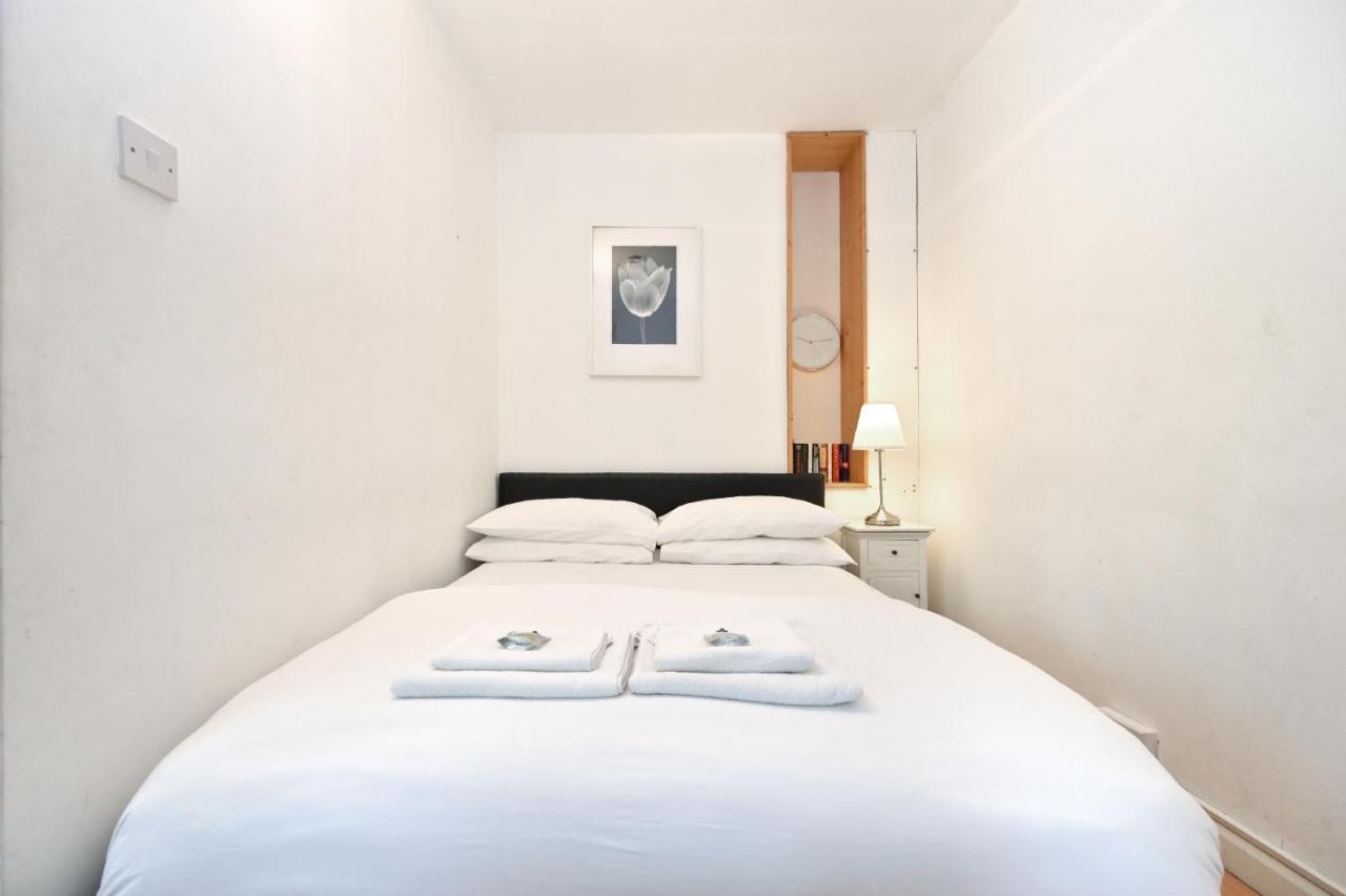- Great Portland St, Regents Pk, Euston London