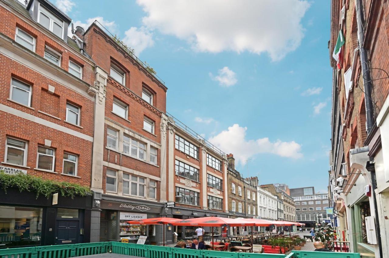 Carnaby & Oxford Street - Soho - One Bedroom - Double Bed & Sofabed * Londen