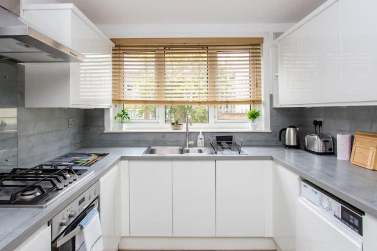 Spacious 3 Bedroom With Large Balcony Apartment *