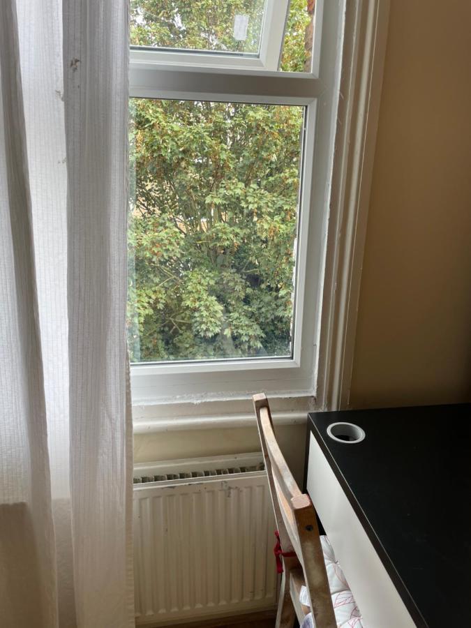 Guest house Cama Box Finsbury Park *