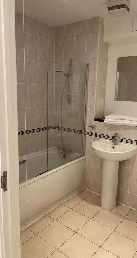 Fs Luxury * London