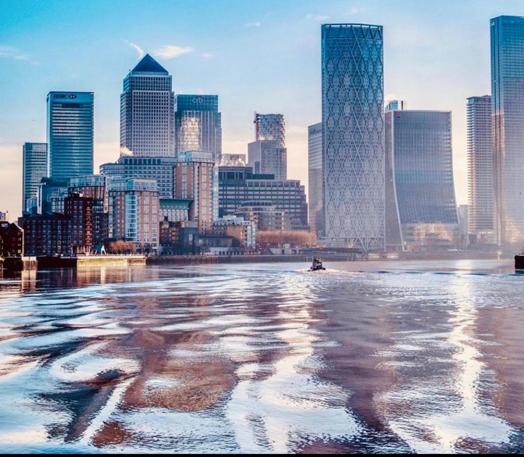 Executive Waterfront Split Penthouse Lejlighed London