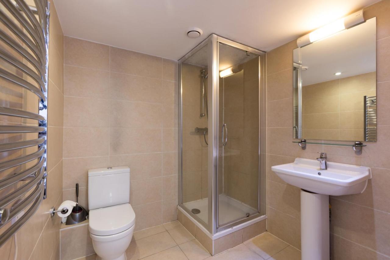 Modern 2 Bed 2 Bath With Outdoor Space Hyde Park *
