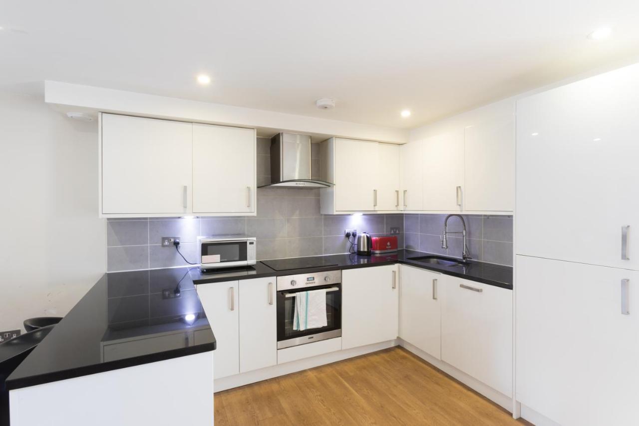 Apartment Modern 2 Bed 2 Bath With Outdoor Space Hyde Park *