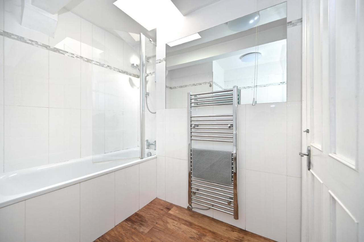 Apartment Soho, Piccadilly & Chinatown - Two Bedroom & Two Double Beds *