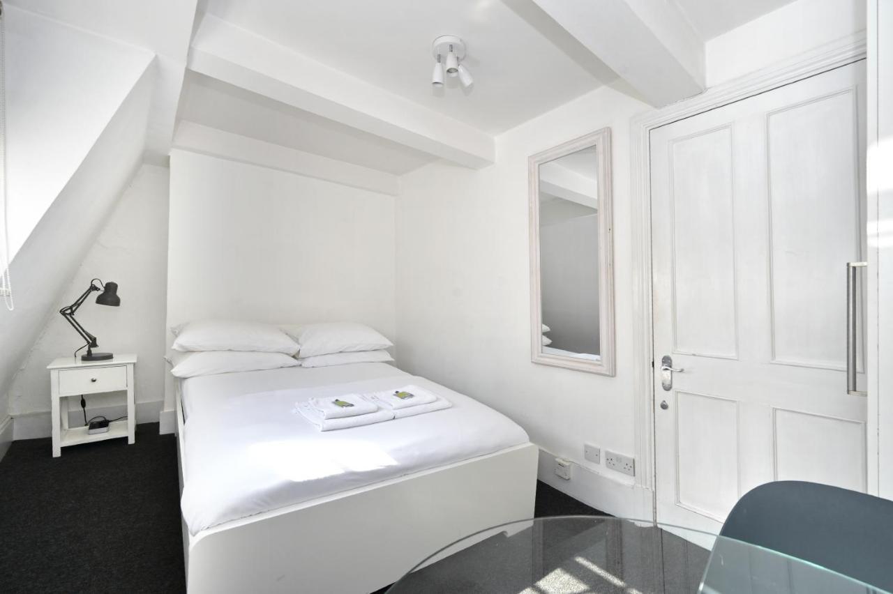 Soho, Piccadilly & Chinatown - Two Bedroom & Two Double Beds London