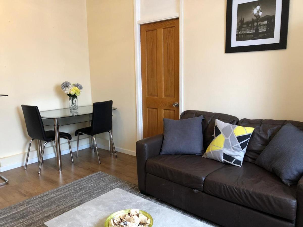 Entire Flat Very Comfortable 1 Bedroom Leilighet