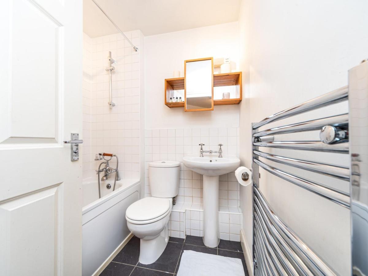Pass The Keys Bright & Spacious Flat In Trendy East Dulwich Londen