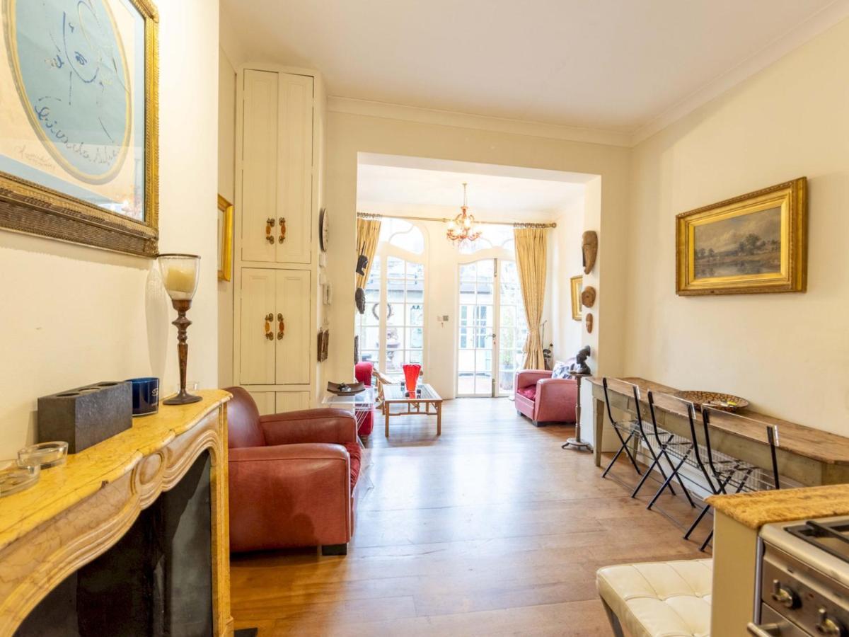 Pass The Keys Split-floors Antique In Portobello Road Appartement