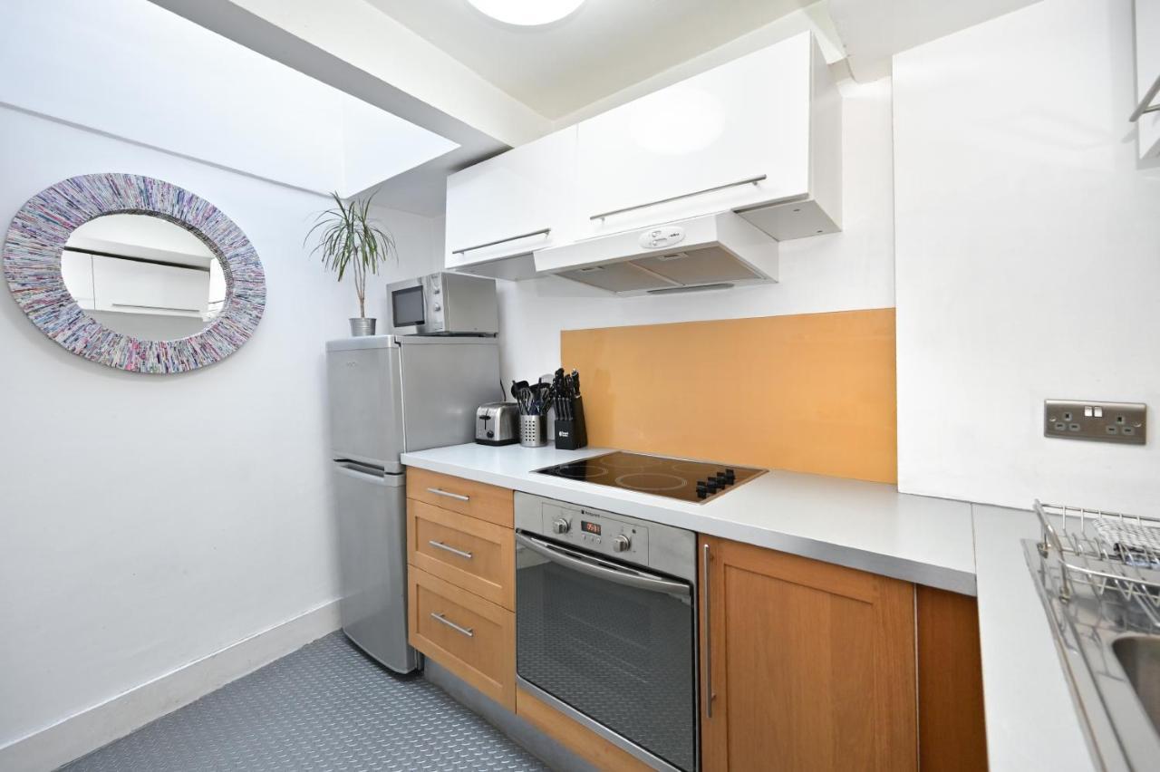 Soho, Piccadilly & Chinatown - Two Bedroom & Two Double Beds