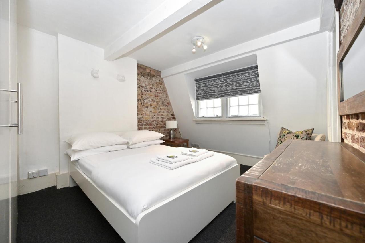 Soho, Piccadilly & Chinatown - Two Bedroom & Two Double Beds Apartment London