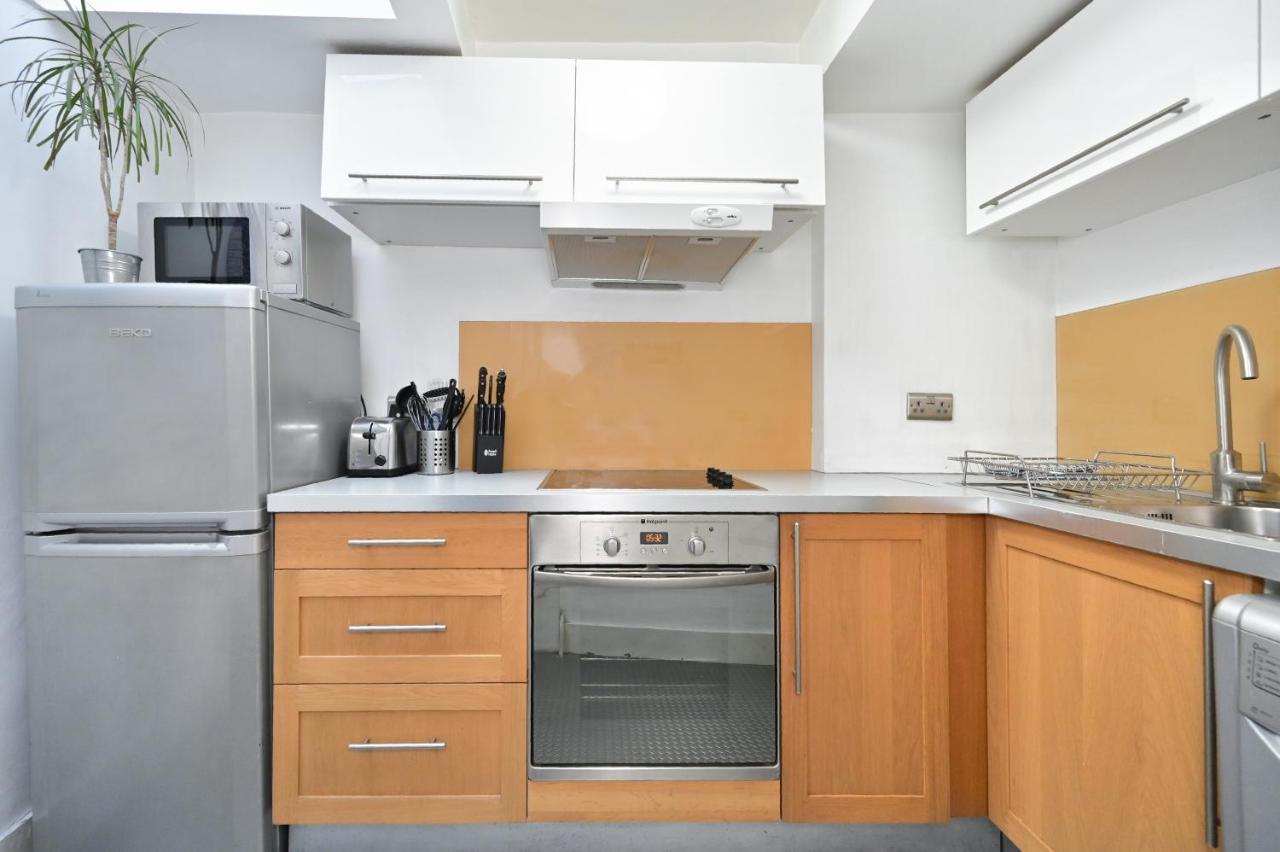 Soho, Piccadilly & Chinatown - Two Bedroom & Two Double Beds