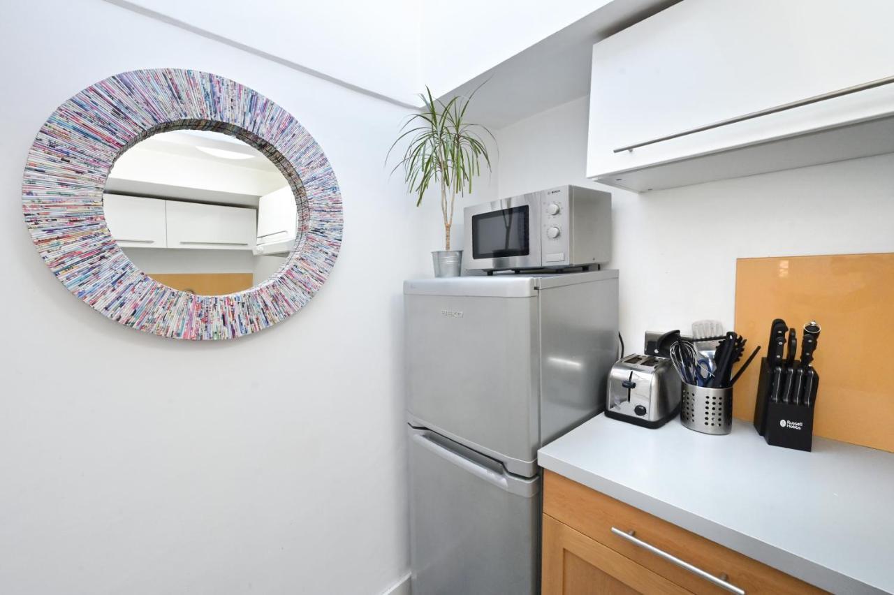Soho, Piccadilly & Chinatown - Two Bedroom & Two Double Beds * London