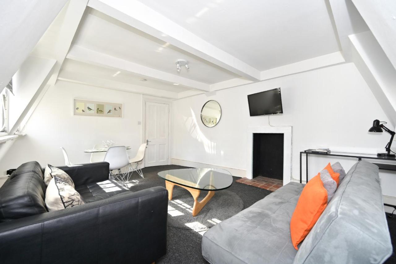 Soho, Piccadilly & Chinatown - Two Bedroom & Two Double Beds Apartment