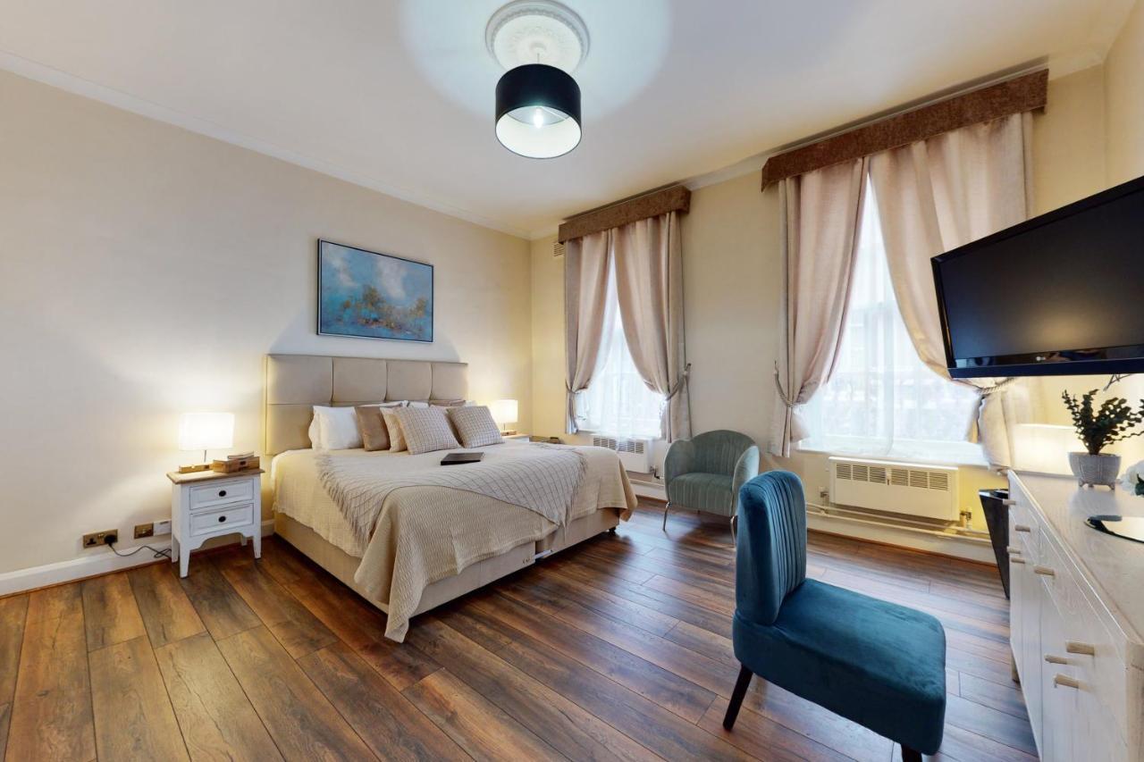 Park Lane Apartments/shaw House Apartment London
