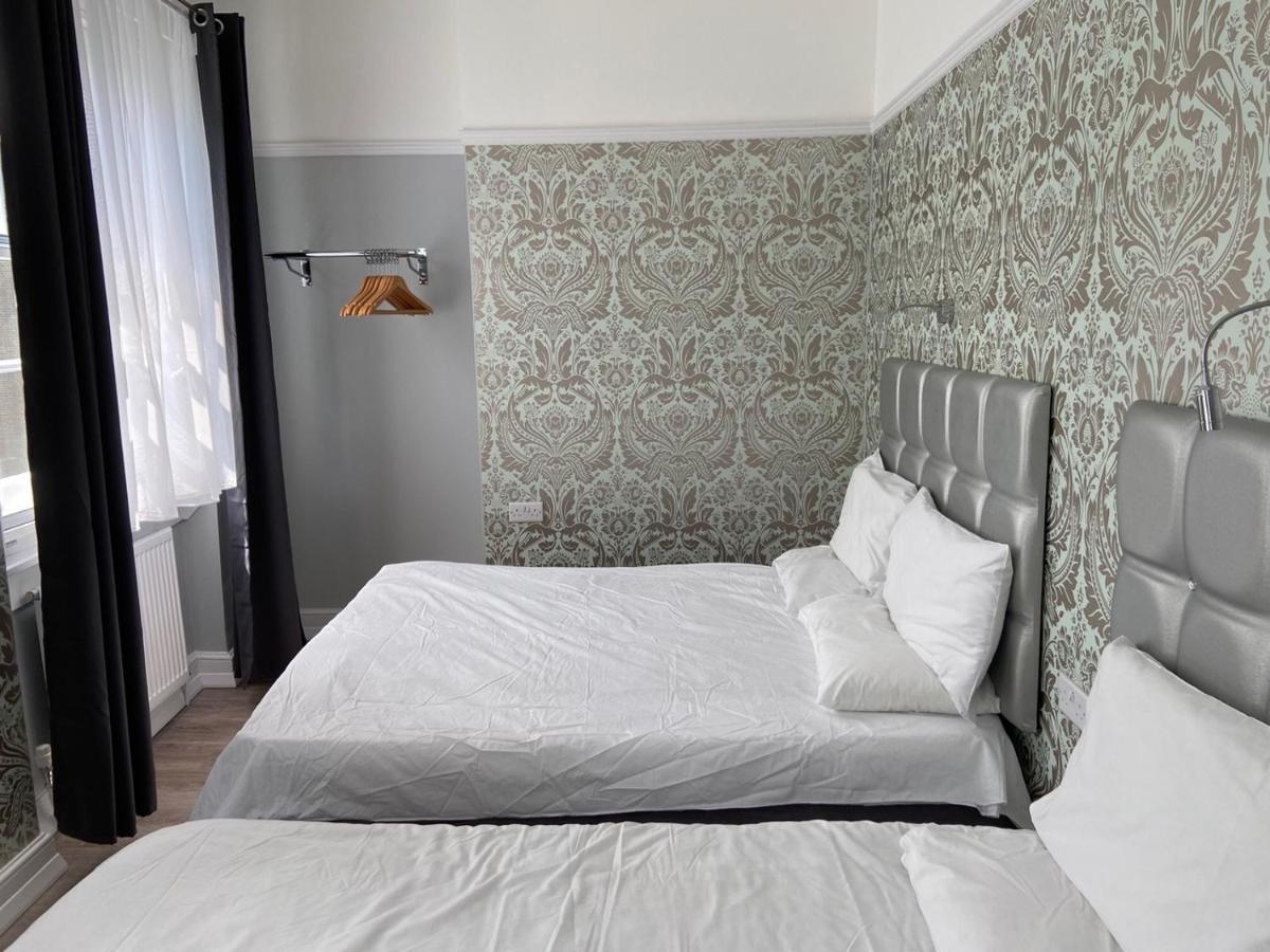 Swinton Hotel 2*