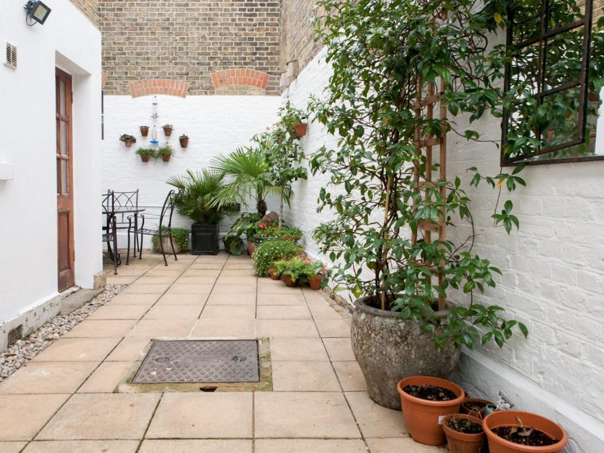 Pass The Keys Garden In Stockwell Londen