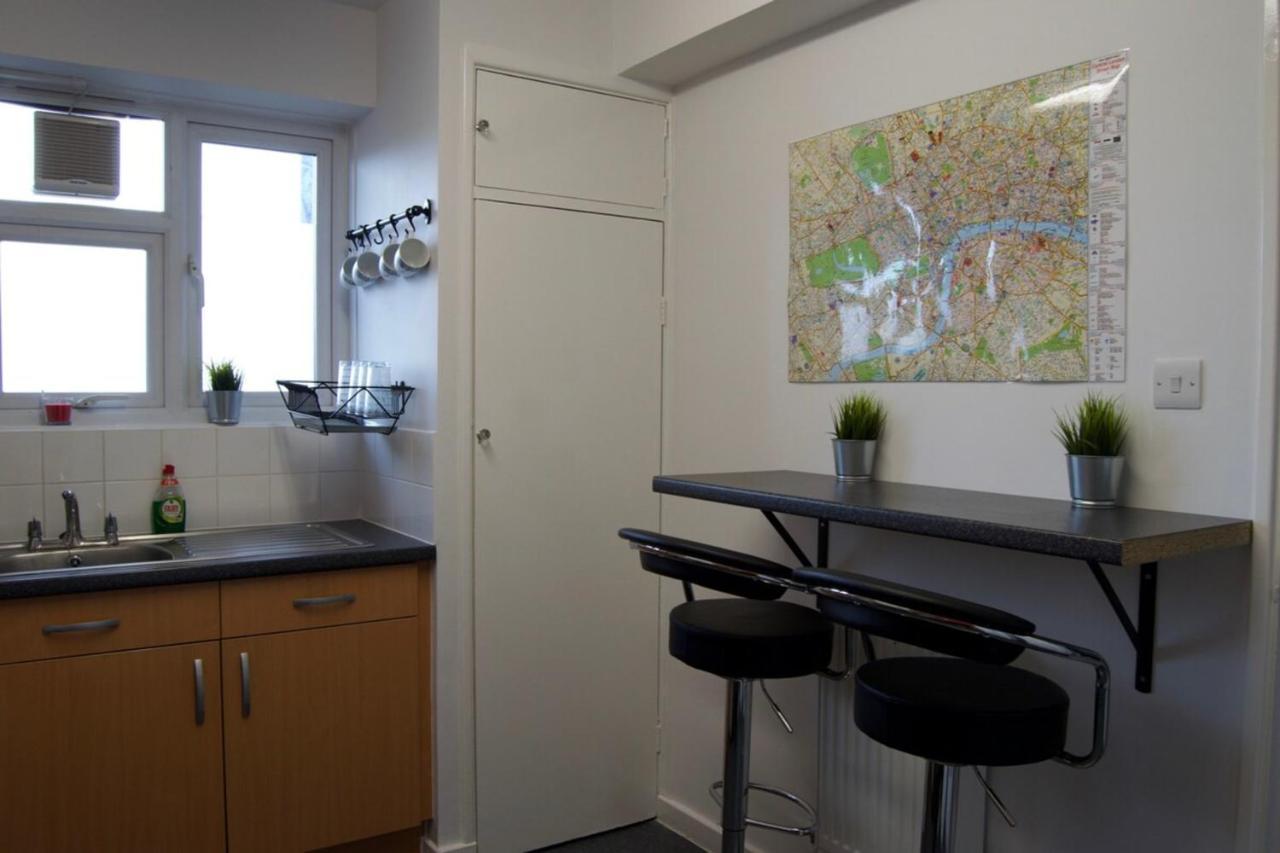 Apartment Modern 1 Bedroom In Shadwell With Balcony