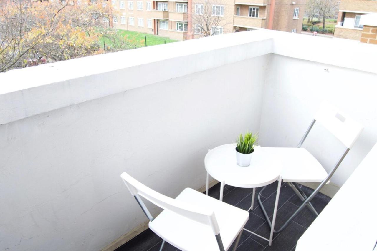 Modern 1 Bedroom In Shadwell With Balcony Apartment London