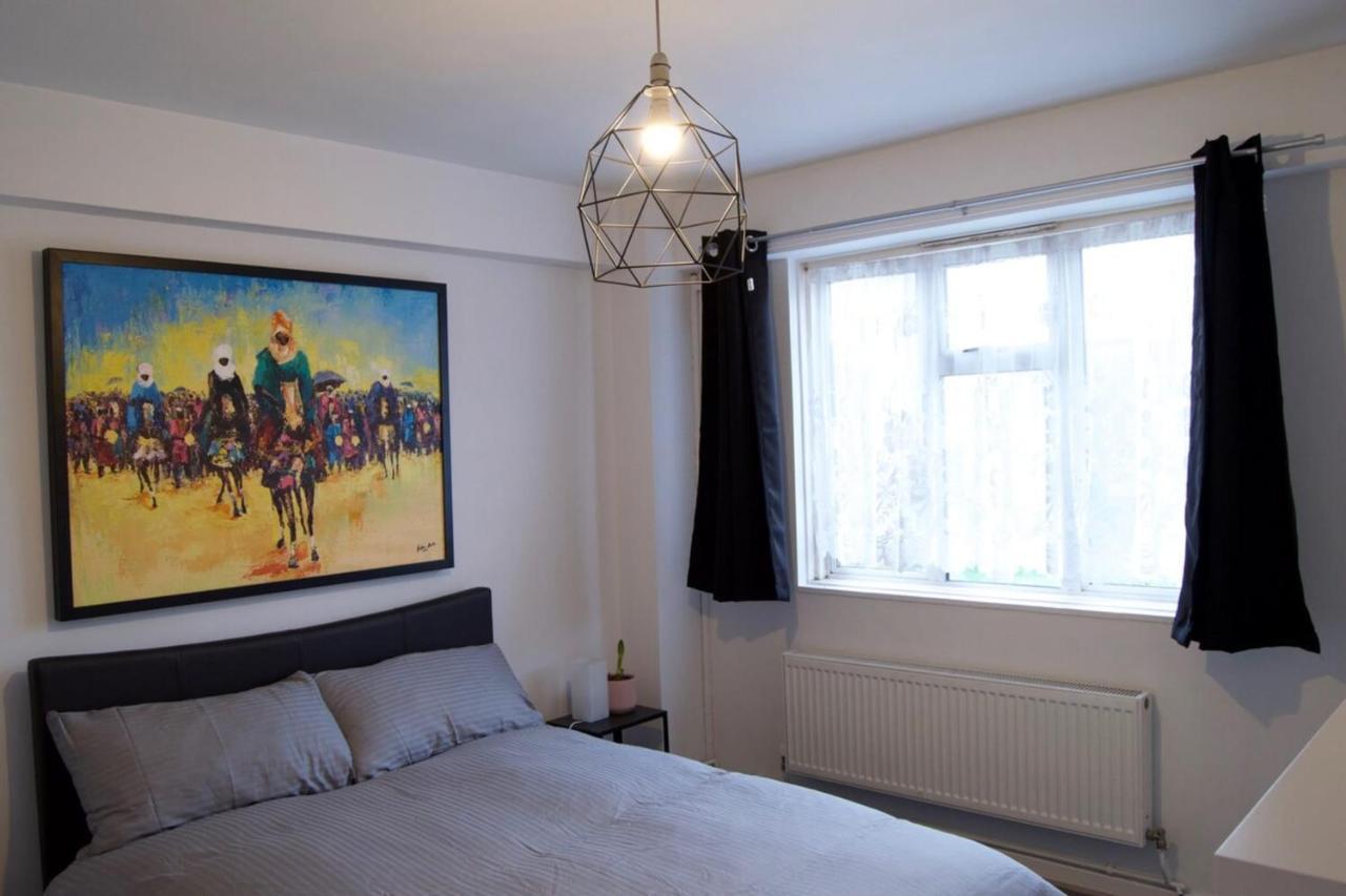Modern 1 Bedroom In Shadwell With Balcony *