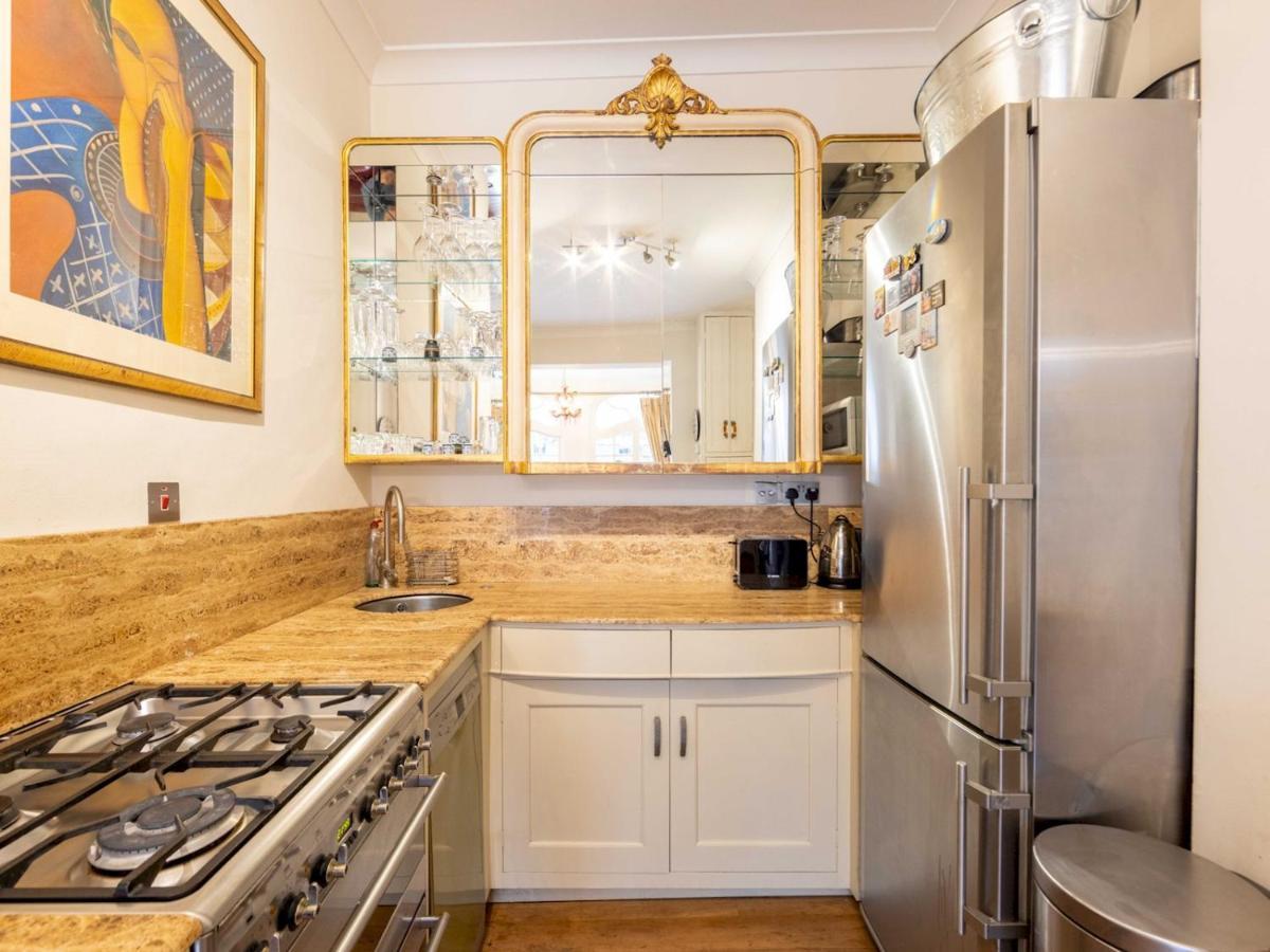 Pass The Keys Split-floors Antique In Portobello Road Appartement *