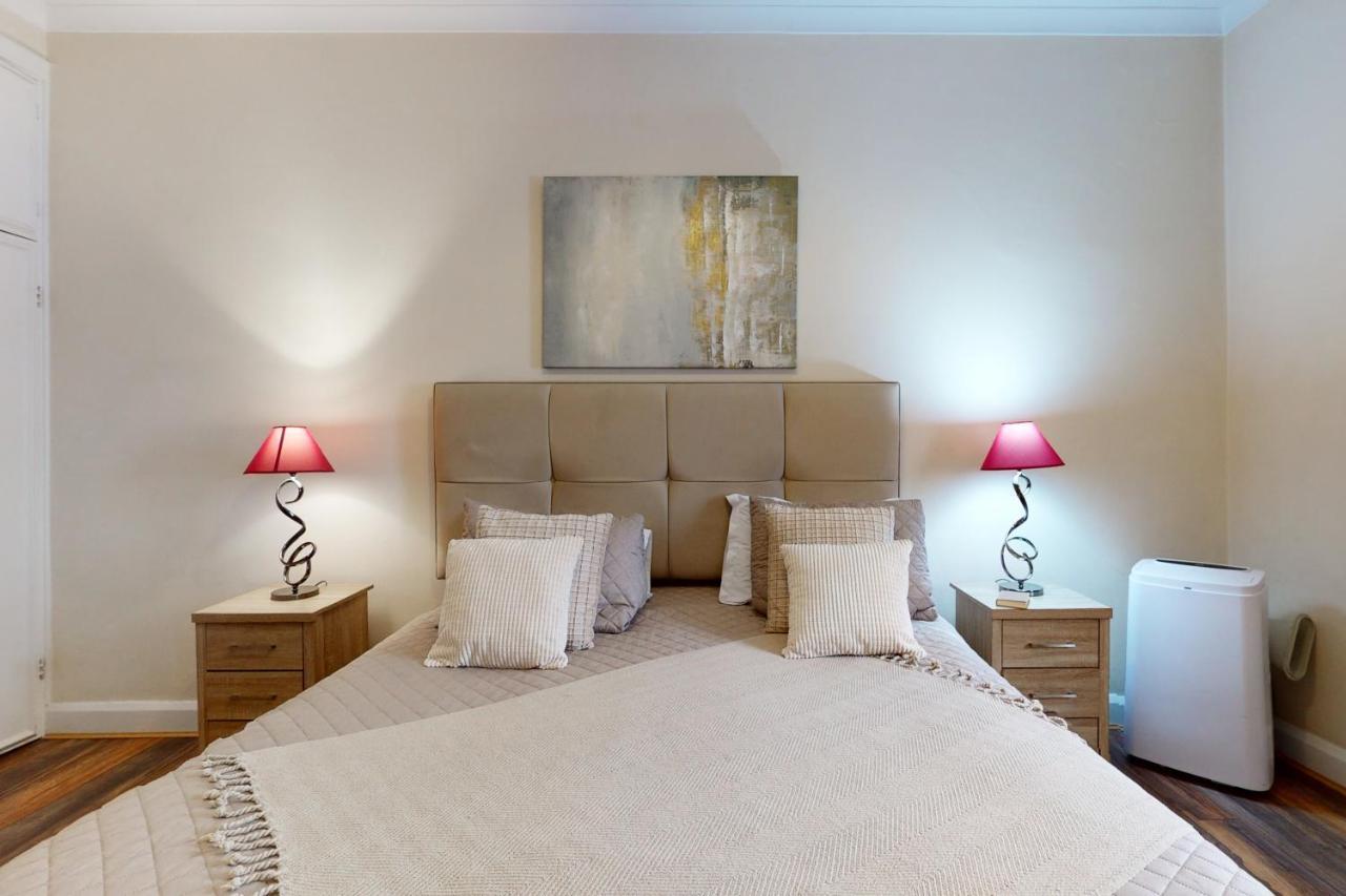 Park Lane Apartments/shaw House London