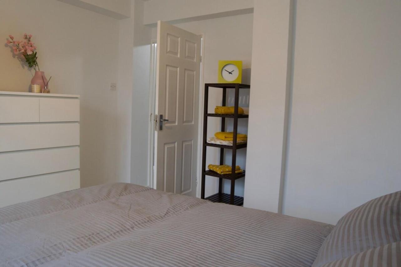 Apartment Modern 1 Bedroom In Shadwell With Balcony London