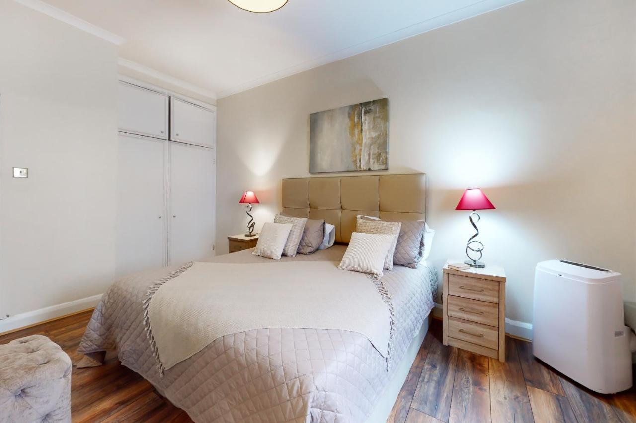 Park Lane Apartments/shaw House London