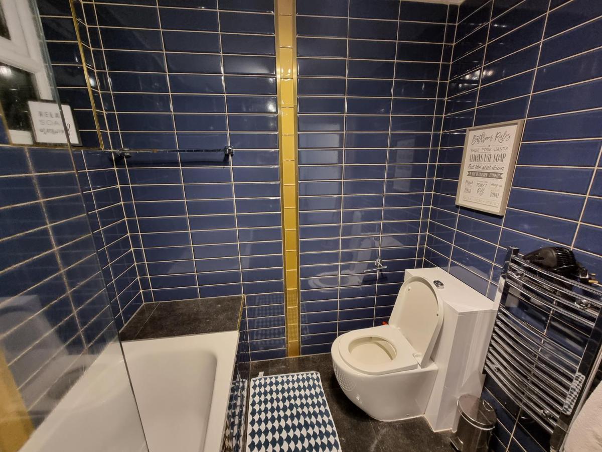 Spacious & Central Park Ground Floor Flat Lägenhet London