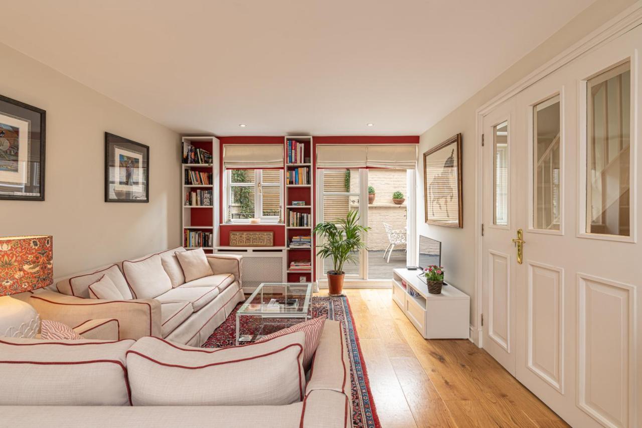 Stylish Mews House With Parking Semesterbostad London