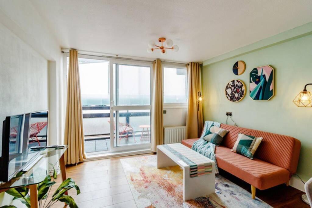 Super Spacious 2 Bedroom Apt 20mn From Central. Leilighet *