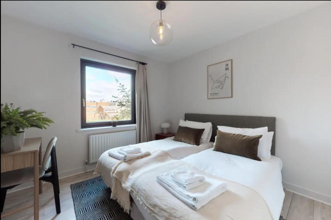 Modern 2 Bedroom Flat With Patio In Turnpike Lane Lägenhet *