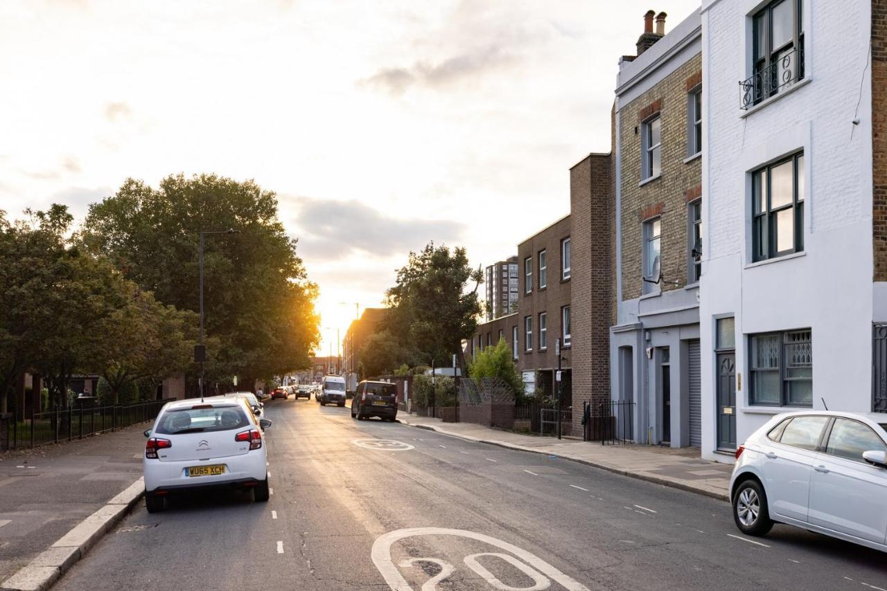 The Margravine Maisonette - Modern & Bright 2bdr Flat London
