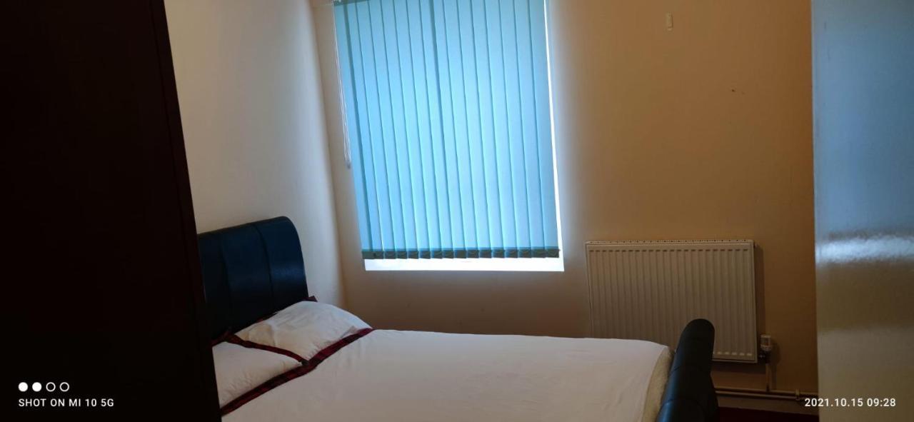Homestay Nice Double Bedroom At Streatham Place London