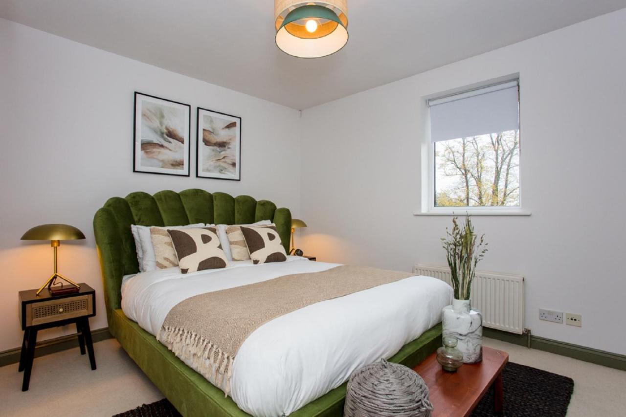 The Sparkford Gardens - Lovely 2bdr With Balcony Lejlighed *