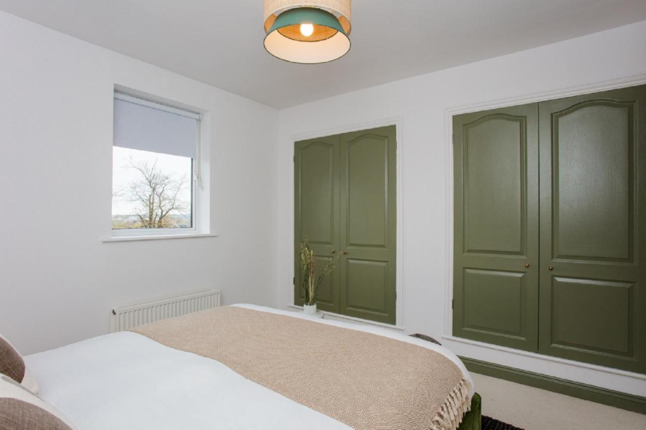 The Sparkford Gardens - Lovely 2bdr With Balcony Lejlighed