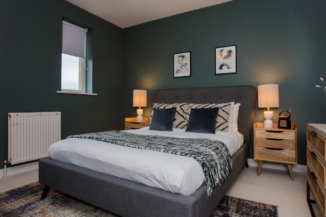 The Sparkford Gardens - Lovely 2bdr With Balcony Lejlighed London