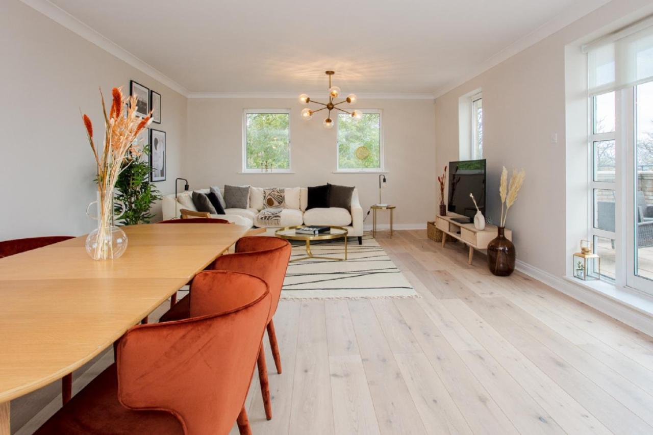 The Sparkford Gardens - Lovely 2bdr With Balcony Lejlighed London