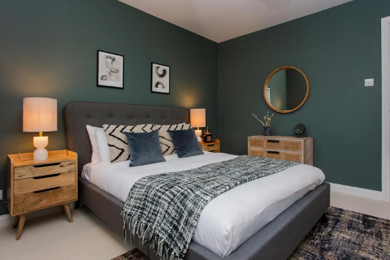 The Sparkford Gardens - Lovely 2bdr With Balcony Lejlighed