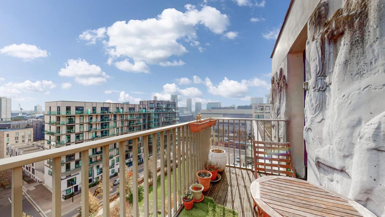 Lovely 2 Bedroom Flat With Balcony In Stratford Appartamento Londra